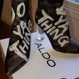 ALDO Ocean- DO YA THING Boots sz 8